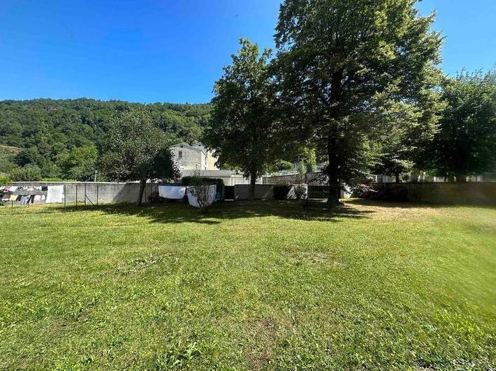 Gîte pour 10 personnes, avec jardin ainsi que vue et piscine dans Office De Tourisme De Pays Des Vallees D Ax - 2