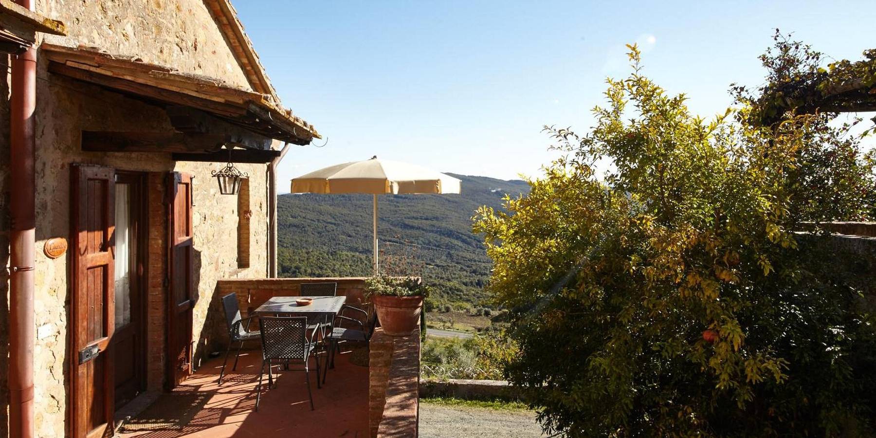 Entire apartment, Coppo – Apartment with Pool and Views of the Tuscan Hills in Il Castagno, Gambassi Terme
