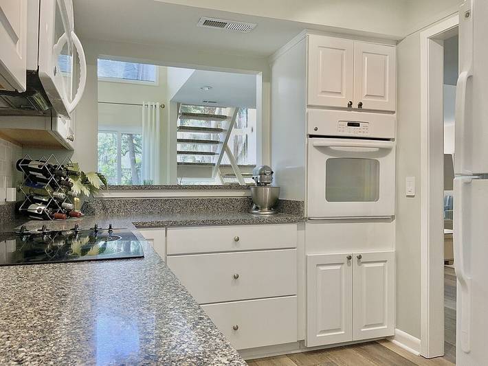 Vacation rental for 4 people, with pool and balcony in Sea Pines