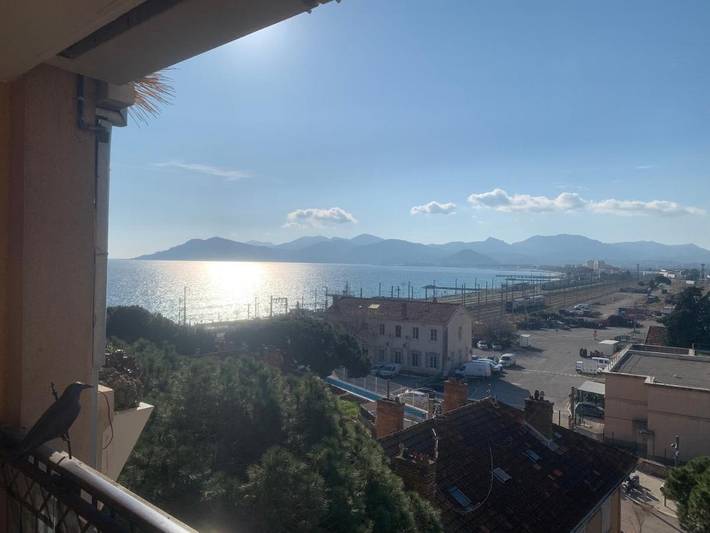 Gîte pour 4 personnes, avec terrasse et vue dans Office De Tourisme Cannes La Bocca