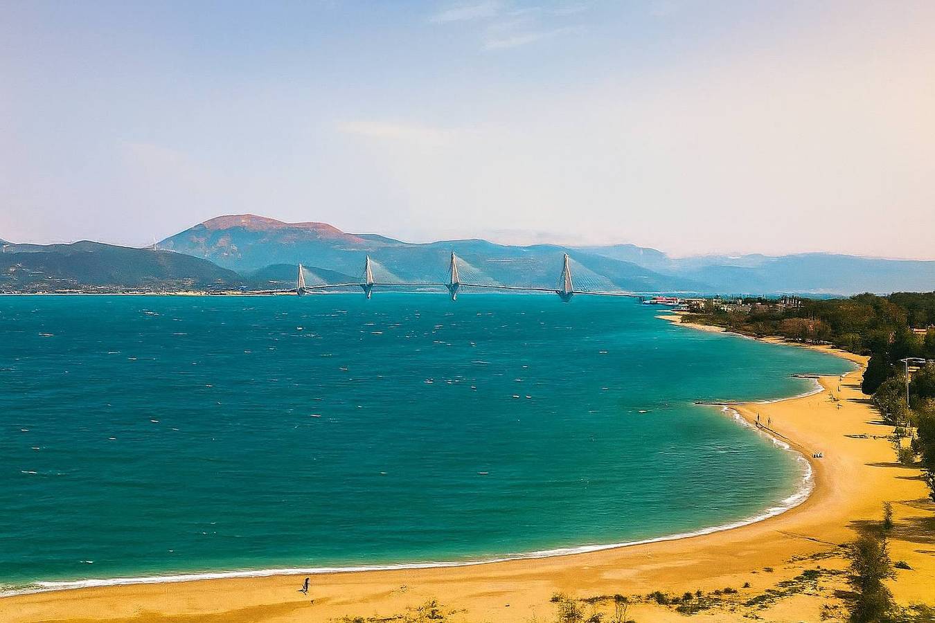 Ganze Wohnung, Central Old Town Stay - Bright & Fully Equipped in Patras, Golf von Patras