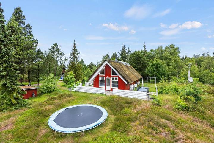Lodge voor 10 personen, with Balkon/Terras and Whirlpool as well as Terras and Sauna aan de Waddenzee