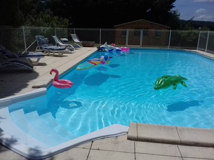 Gîte pour 4 personnes, avec piscine ainsi que jardin et terrasse, animaux acceptés en Dordogne - 2