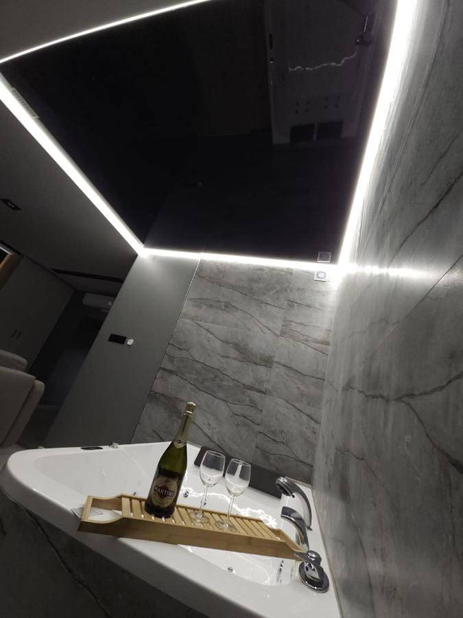 Apartament wakacyjny dla 4 osób, z jacuzzi w Radom