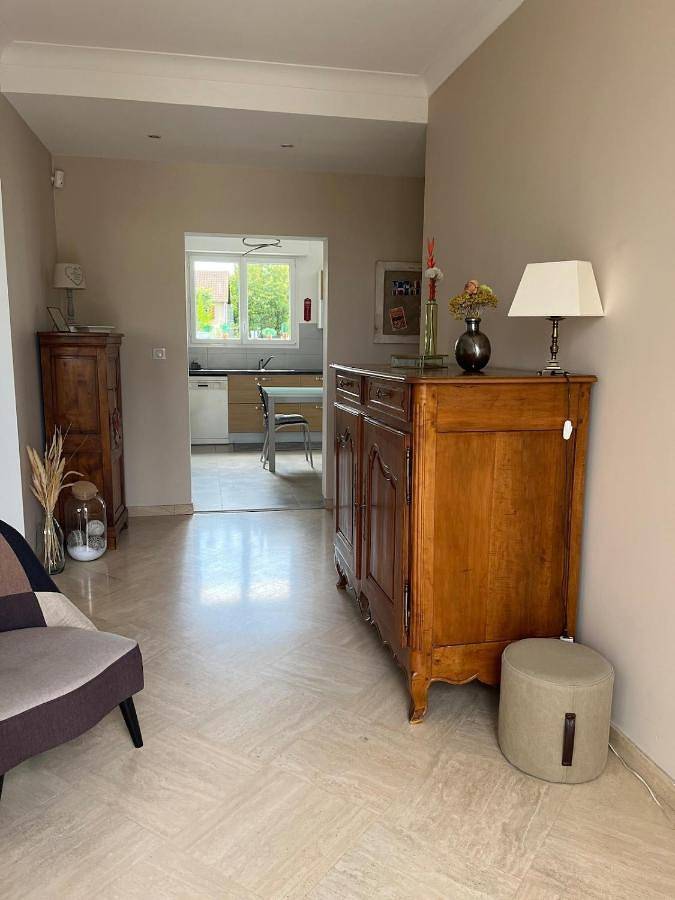 Location de vacances pour 6 personnes, avec jardin et terrasse à Fagnières - 4