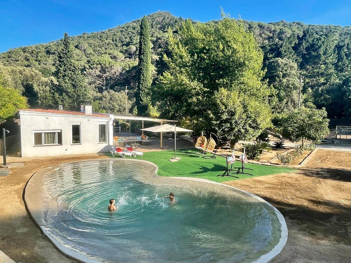 Casa Rural El Jardi con Piscina, Jardin y Barbacoa in Arenys de Munt, Costa del Maresme