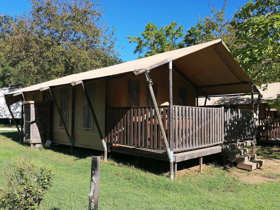 Camping Coeur d'Ardèche - Tente en toile et en bois 6 personnes - Tente Safari 6 places climatisé 6 pers in Saint-Vincent-de-Durfort, Parc naturel régional des Monts d'Ardèche