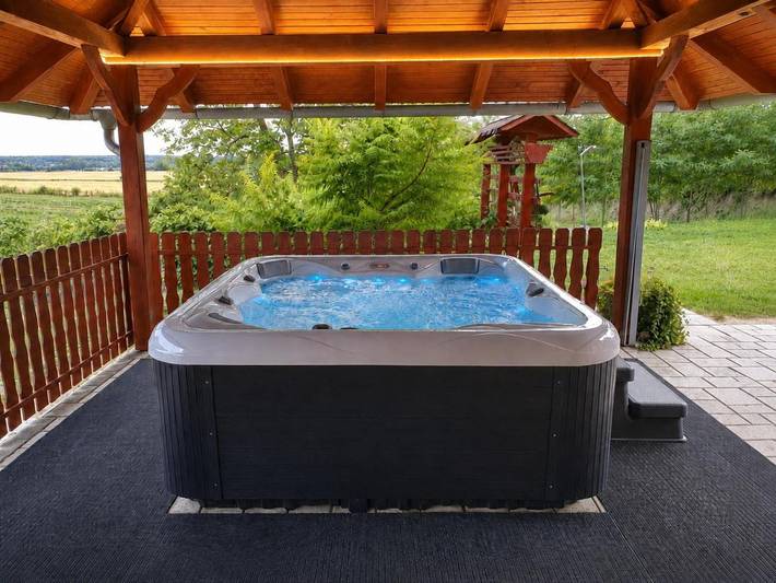 Ferienhaus für 12 Personen, mit Balkon und Terrasse sowie Whirlpool und Garten in Slowenien - 4