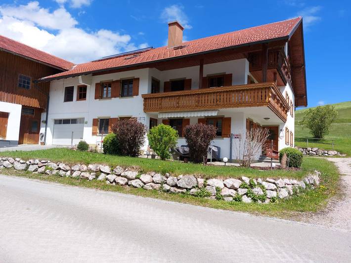 Ferienwohnung für 5 Personen, mit Balkon und Garten in Hopferau - 2
