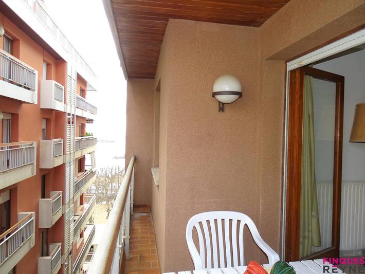 Holiday letting for 3 people, with terrace in Sant Feliu de Guíxols