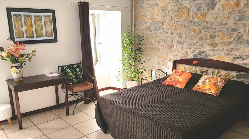 Chambre d’hôte pour 3 personnes, avec piscine et jardin dans Parc naturel régional des Grands Causses - 4