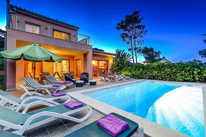 Chalet para 10 personas, con terraza y piscina - 1