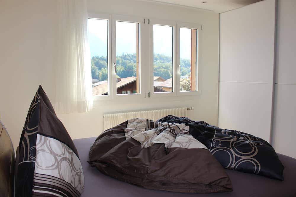 Ganze Wohnung, Ferienhaus mit Panoramablick auf die Berge (4P) in Ringgenberg, Berner Oberland