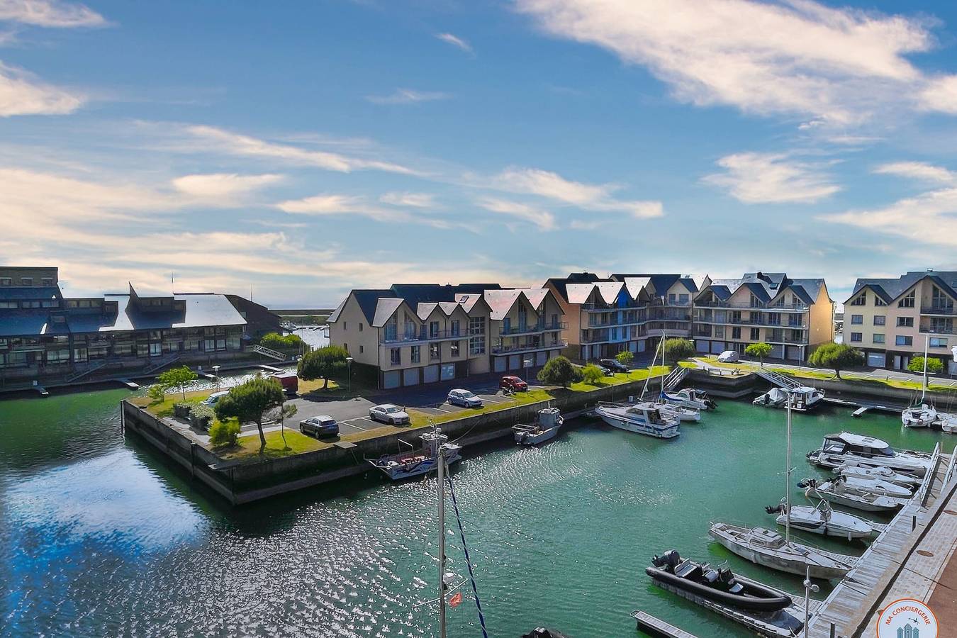 Appartement entier, 💕La Vie en Rose - Terrasse vue Mer - Plage - Marina in Deauville, Région de Lisieux