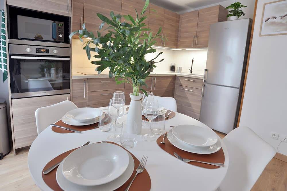 Entire apartment, L'Olivier 7min Disneyland Paris 4 persons + 1 baby with Parking/Balcony in Bailly-Romainvilliers, Seine-et-Marne