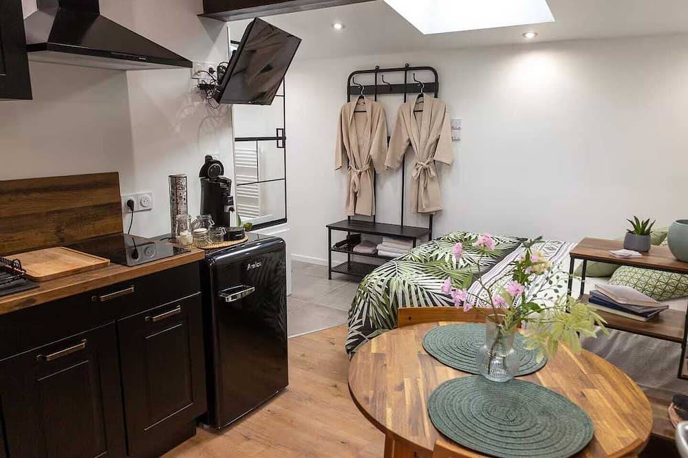Appartement entier, Aub’Or du bouchon Studio cosy avec balnéo pour deux in Troyes, Aube