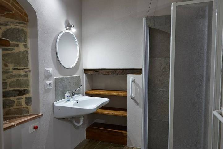 Appartamento intero, Pace e tranquillità tra le montagne, giardino privato, piscina condivisa, Spa in Pistoia, Provincia di Pistoia