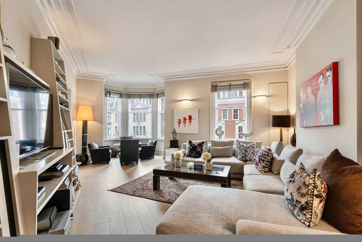 Vacation rental for 7 people, kid friendly in Knightsbridge
