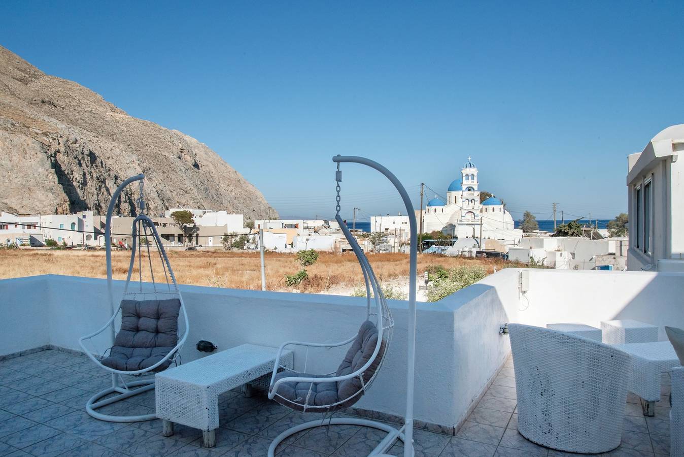 Chambre Double Économique avec Vue sur la Montagne, Wi-Fi et Climatisation in Plage d'Perivolos, Perissa
