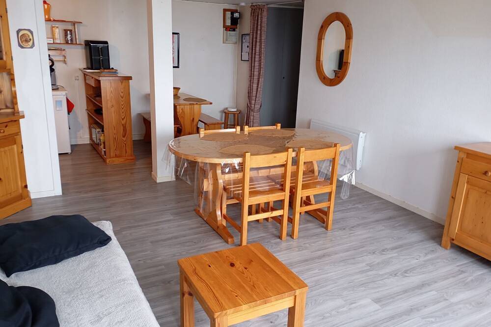 Entire apartment, Apartment in residence facing Puy de Sancy in Murat-le-Quaire, Volcans d'Auvergne Regional Nature Park