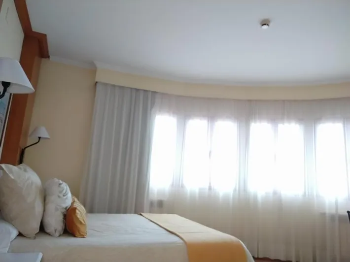 Hotel para 2 personas, con jardín además de terraza y piscina, Se admiten mascotas - 1
