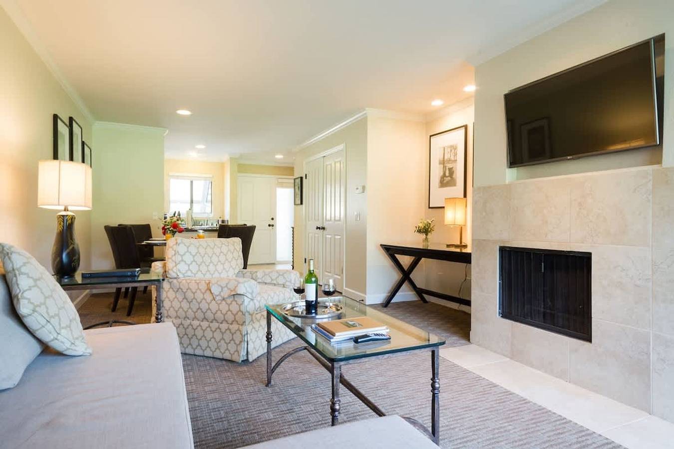 Entire apartment, Luxury Napa Getaway Golf Views King Bed in Napa Valley