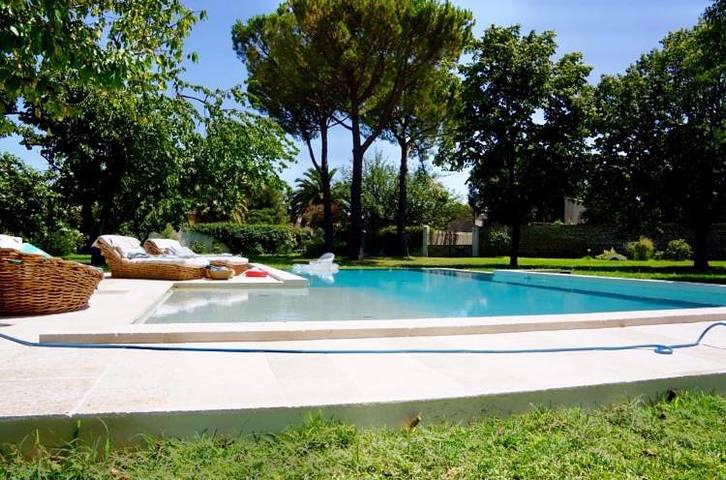 Location de vacances pour 6 personnes, avec piscine ainsi que vue et jardin à Marsillargues - 2