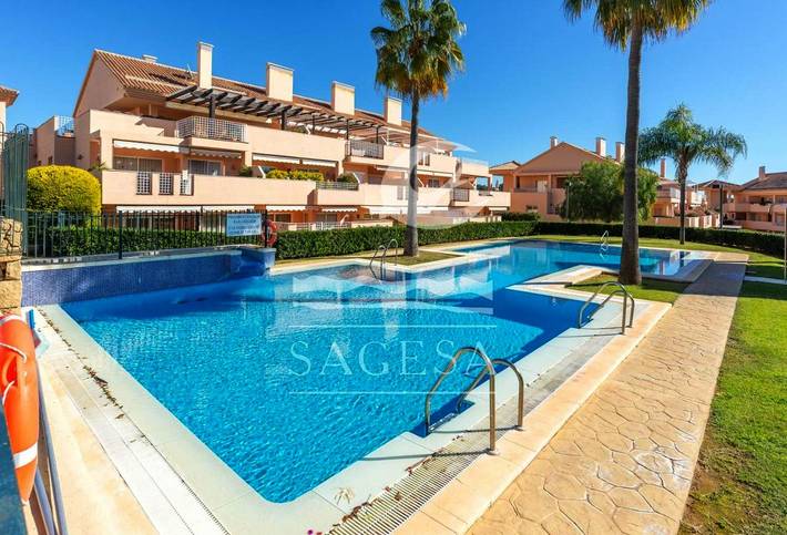 Apartahotel para 6 personas, con Balcón y Terraza además de Jardín y Piscina en Marbella