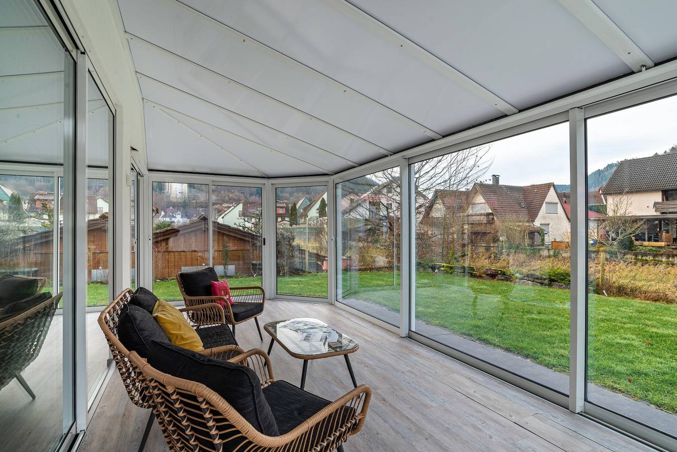 Ganze Wohnung, Ferienwohnung 'Mit Wintergarten' mit privater Terrasse, privatem Garten und Wlan in Calmbach, Bad Wildbad