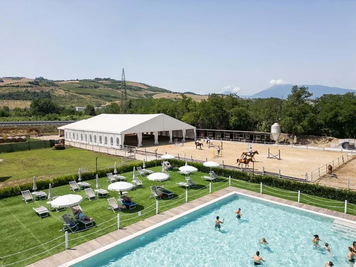 Alloggio in famiglia per 2 persone, con terrazza e panorama nonché giardino e piscina - 1