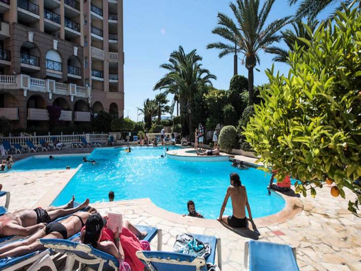 Gîte pour 6 personnes, avec piscine, adapté aux familles dans Theatre De La Licorne - 3