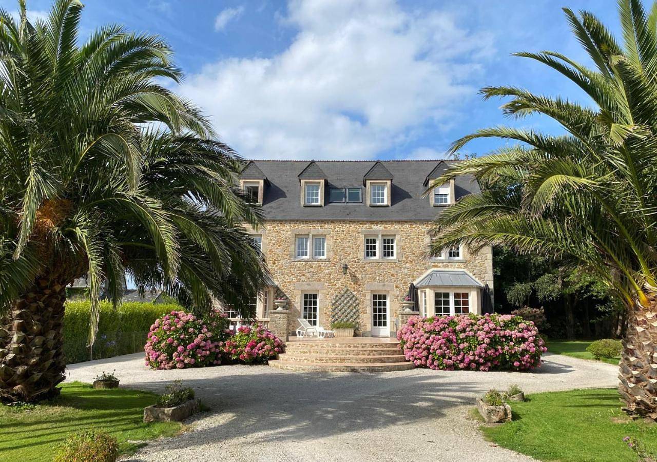 Villa Champfleury, à 50 m de la plage! in Jonville, Réville