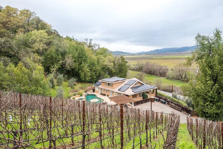 Vacation home for 8 people, with hot tub and terrace in Russian River