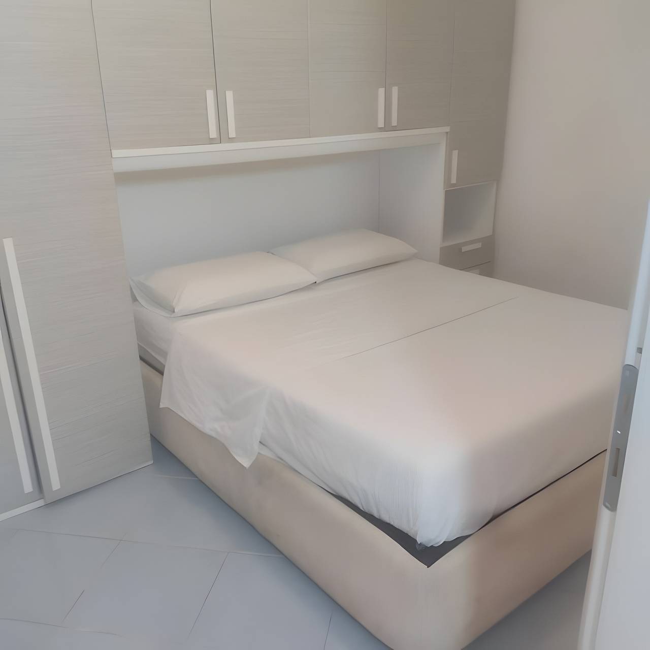 Appartamento intero, Appartamento '1 Vista Parziale Mare' con Giardino in Comune, Wi-Fi e Aria Condizionata in Ischia Città, Ischia