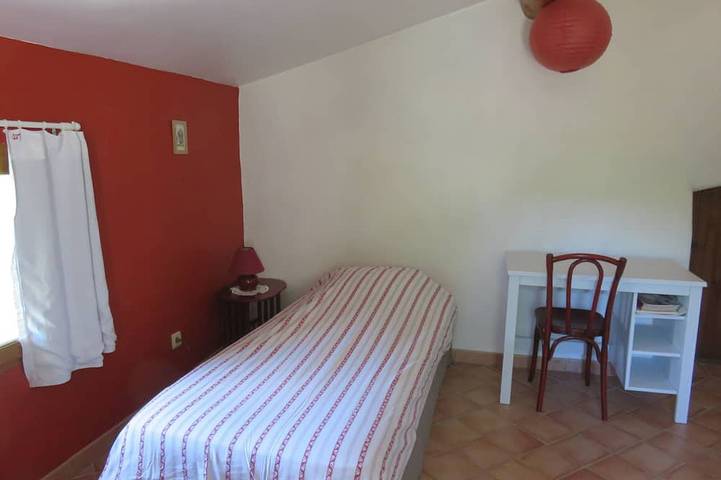 Charming House In Forcalquier: Surrounded by nature, perfect for relaxation and activities with friends and family in Forcalquier, Parc naturel régional du Luberon