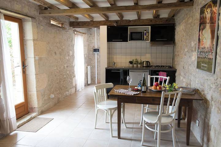 Gîte pour 3 personnes, avec jardin dans le Cher