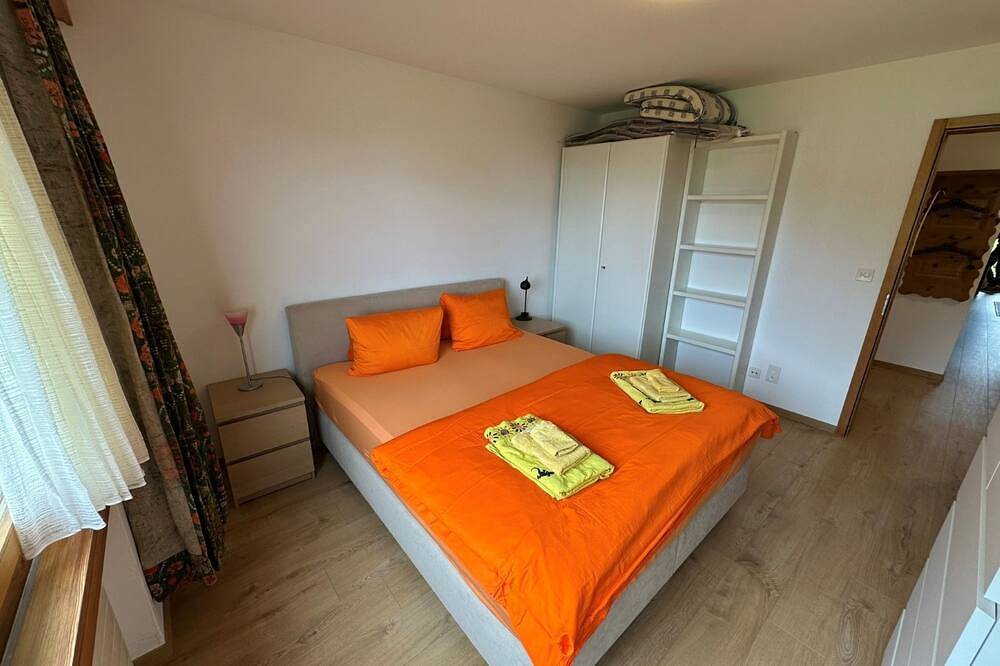 Ganze Wohnung, Sut Via 19, Surcuolm, (Surcuolm). in Mundaun, Obersaxen-Mundaun