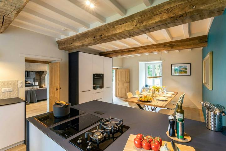 Maison en pierre rénovée en Normandie in Percy-en-Normandie, Côte de la Déroute