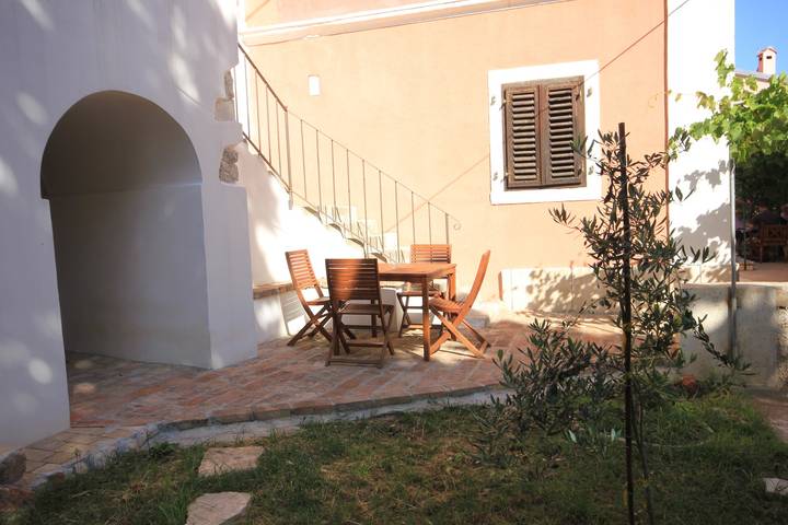 Ferienhaus für 4 Personen, mit Balkon/Terrasse in Mali Lošinj
