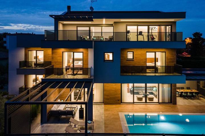 Villa für 8 Personen, mit Garten und Whirlpool sowie Pool in Fazana