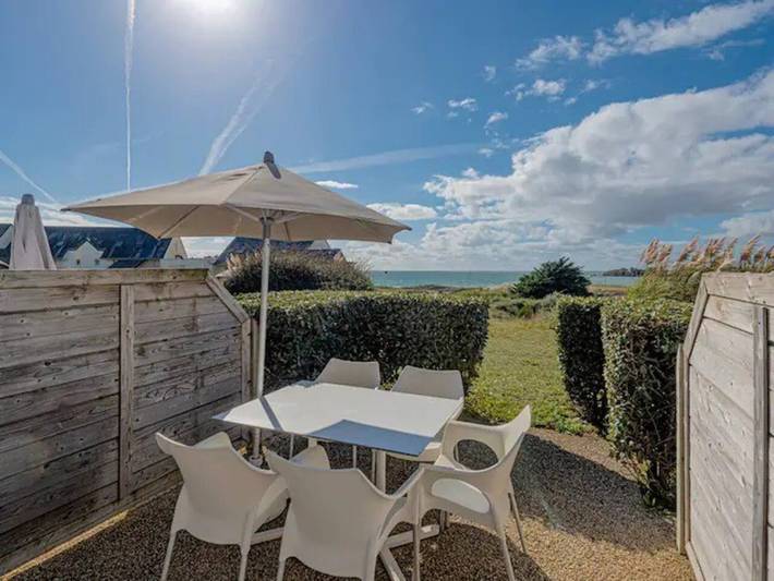 Location de vacances pour 5 personnes, avec piscine et jardin dans Plage De La Falaise