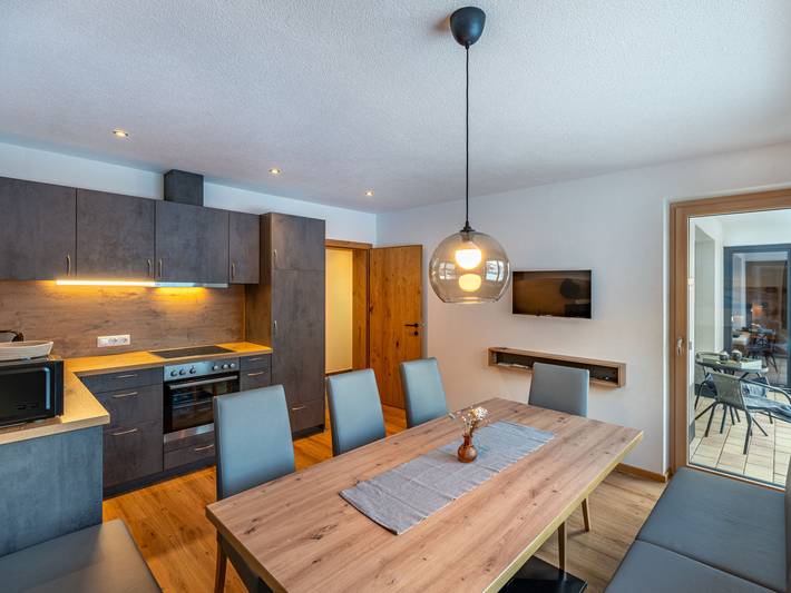 Ferienwohnung für 14 Personen, mit Balkon und Garten in See - 2