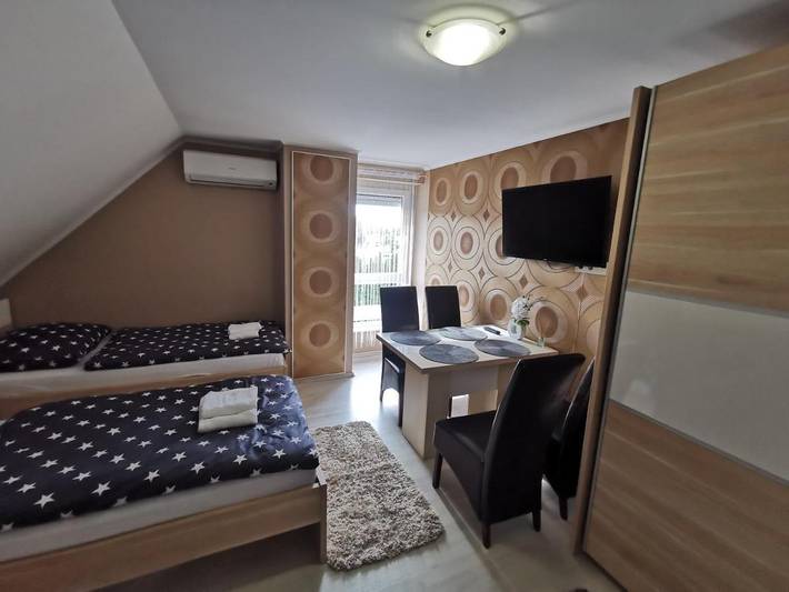 Gästehaus für 3 Personen, mit Ausblick und Garten - 1