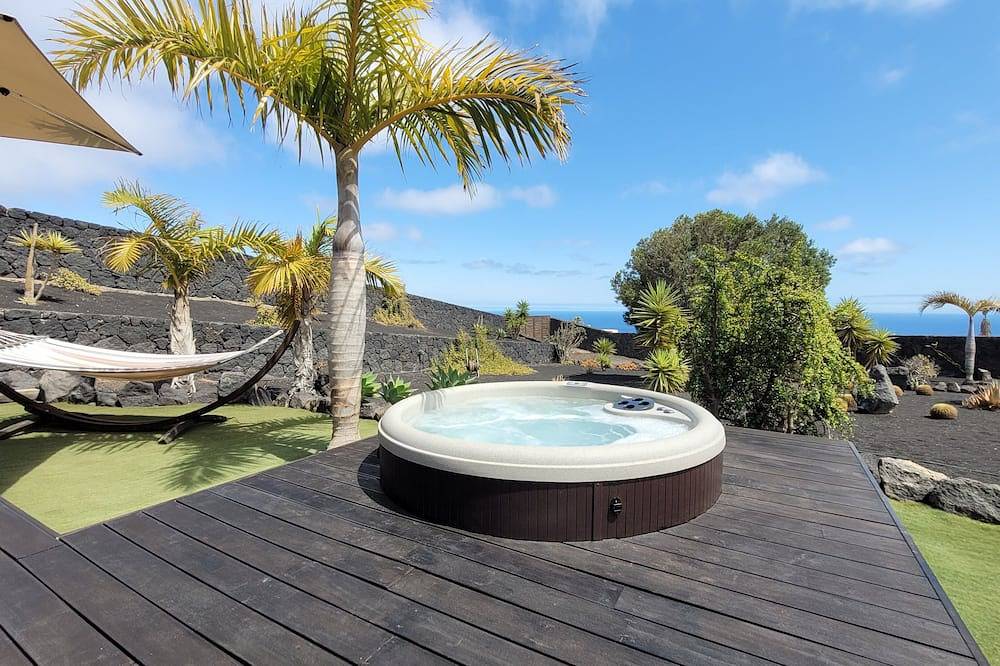 Apartamento entero, Casa La Asomada con jacuzzi privado, vistas al mar, wifi, aire acondicionado in La Asomada, Tías