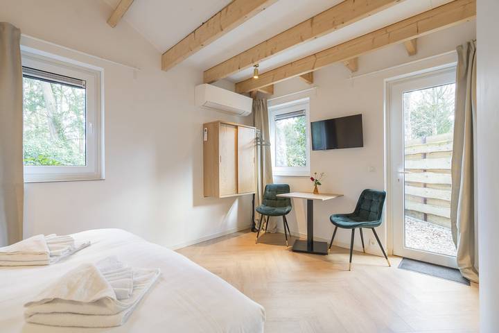 Vacation rental for 2 people, with Terrace and Yard in Bloemendaal