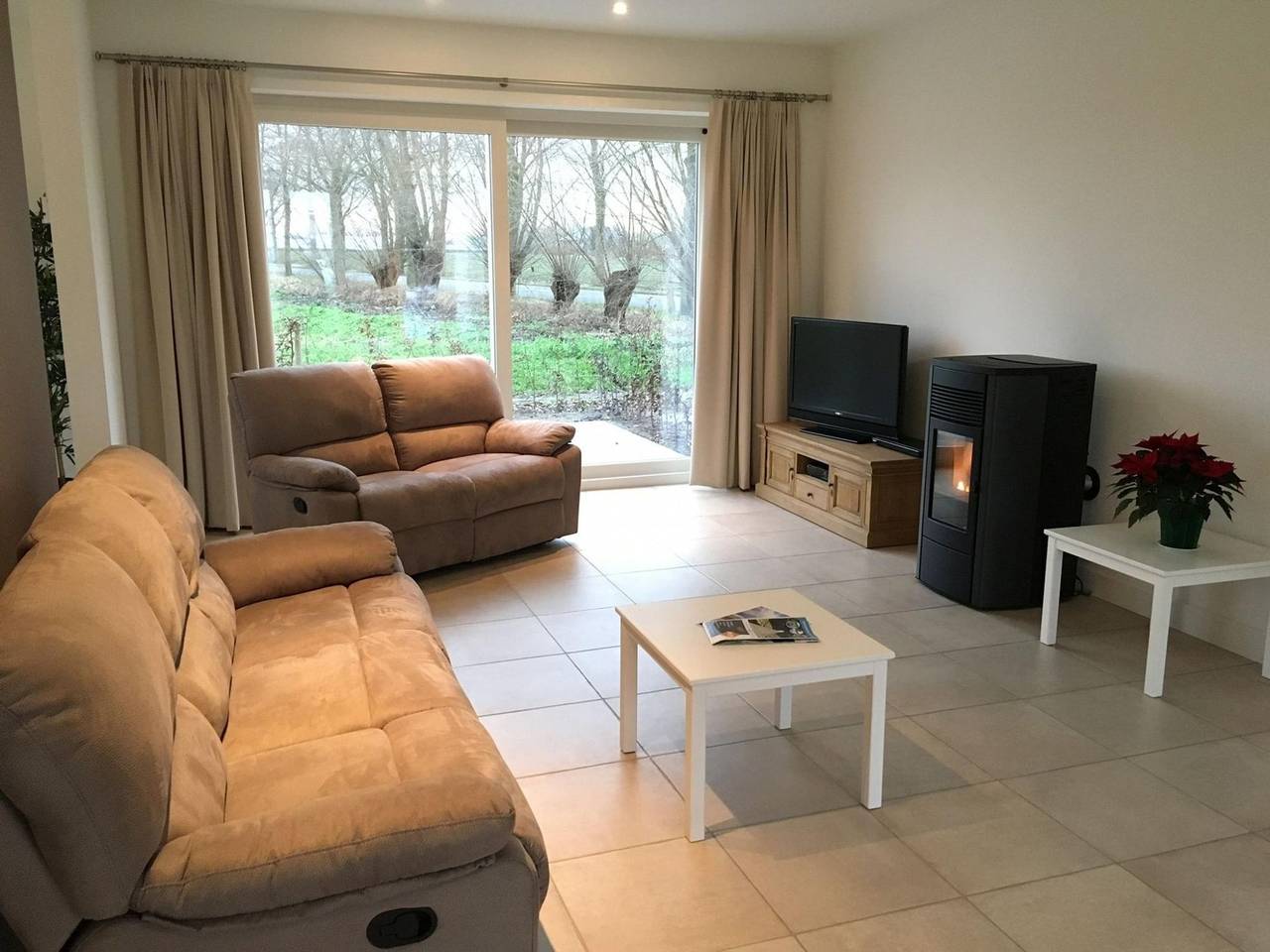Soothing Holiday Home in Sint Amands with Recreation Room in Sint-Amands, Antwerpen und Umgebung