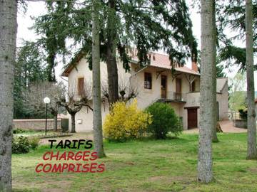 Gîte pour 4 personnes, avec balcon à Saint-André-d'Apchon