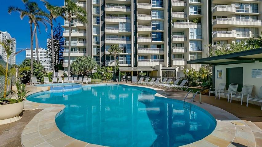 Holiday letting for 4 people, with balcony/terrace and pool in Surfers Paradise