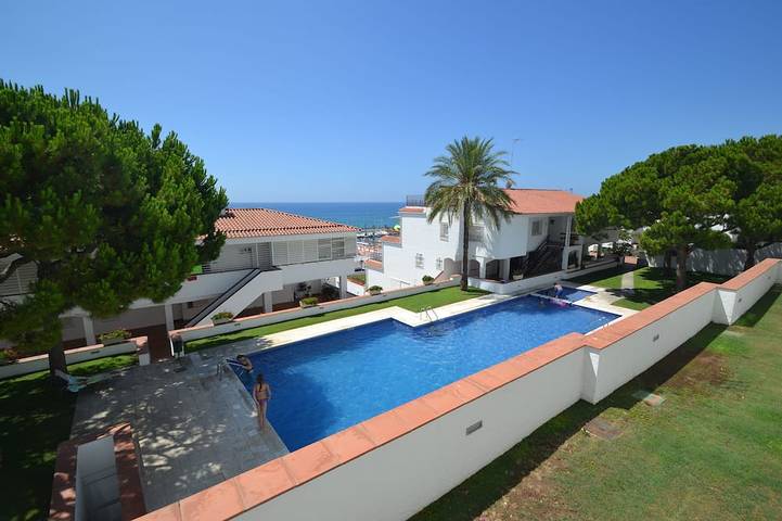 Ferienwohnung für 6 Personen, mit Garten und Balkon sowie Pool - 1