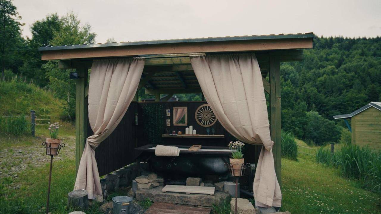 Resetówka nr 1 - chatka na odludziu z mega widokami & leśne Spa in Jaszczurowa (województwo małopolskie), Małopolska